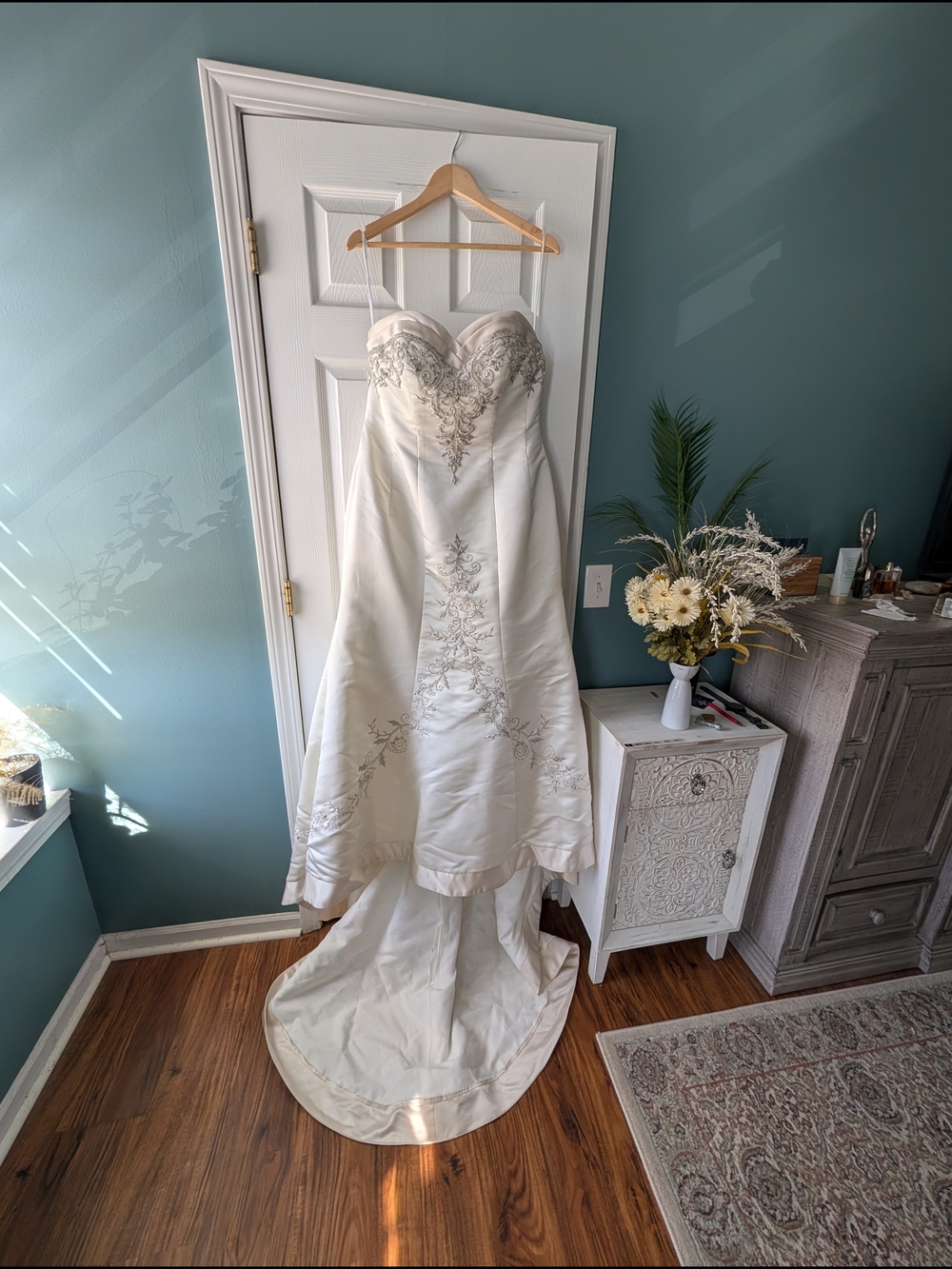 Vintage Mermaid David's Bridal Ivory/Cream Embellished Sweethart Wedding Dress - Picture 5 of 12